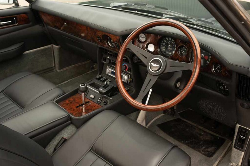 Редчайший Aston Martin Lagonda Series 1 с семилитровым мотором пустят с молотка