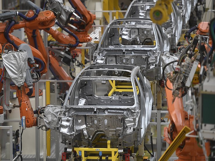В Белоруссии приостанавливают производство кроссоверов Geely 1 В Белоруссии приостанавливают производство кроссоверов Geely