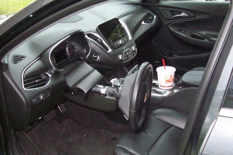 Владельцы Chevrolet Malibu бьют тревогу: злоумышленники воруют рули