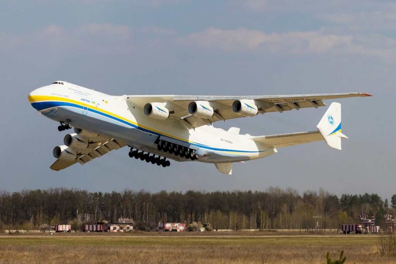 Под Киевом уничтожен самый большой в мире транспортный самолет Ан-225 «Мрия»