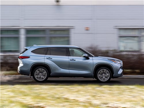 Тест-драйв Toyota Highlander (поколение IV) - Почему Toyota Highlander маленький для американцев и большой для русских ?