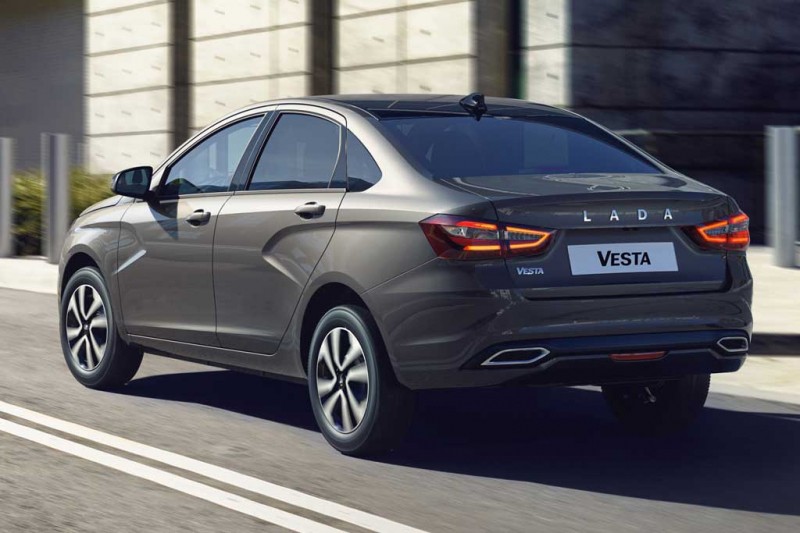 АвтоВАЗ официально рассекретил дизайн новой Lada Vesta FL