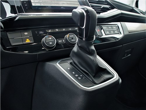 Тест-драйв Volkswagen Multivan (поколение T6.1) - Мультиинструмент в мечтах и в быту