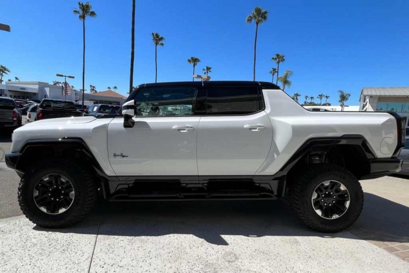 GMC Hummer EV Edition 1 продают на 200% дороже его изначальной стоимости