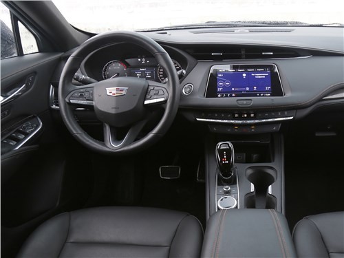 Тест-драйв Cadillac XT4 - когда не хочешь сажать девушку на Escalade