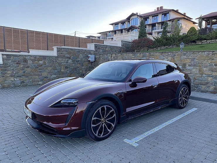 Porsche отказалась поддерживать гарантию на автомобили в России