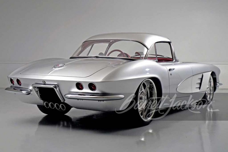 На торги выставлено сразу два эффектных рестомода на базе Chevrolet Corvette C1