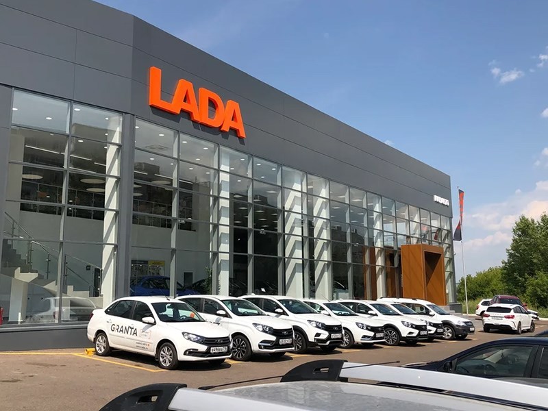 Цены на автомобили Lada пробили все психологические отметки 1 Цены на автомобили Lada пробили все психологические отметки
