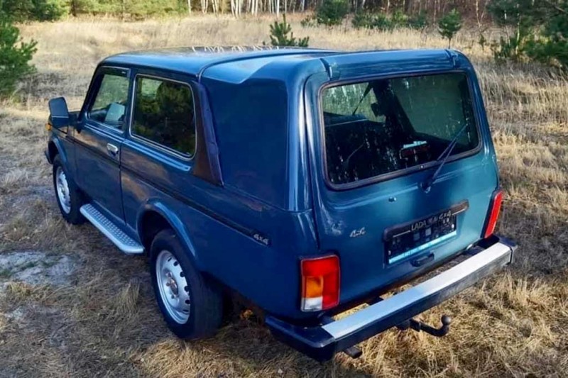 Посмотрите на редкую удлиненную Lada Niva Bikal с пристройкой в задней части