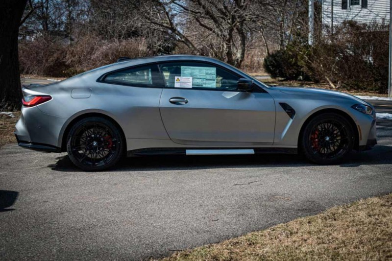 BMW M4 Competition от фирмы KITH: в продаже купе с опциями на 4 млн рублей