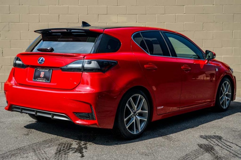 Японцы готовят в отставку «долгожителя» Lexus CT 200h: представлена прощальная версия