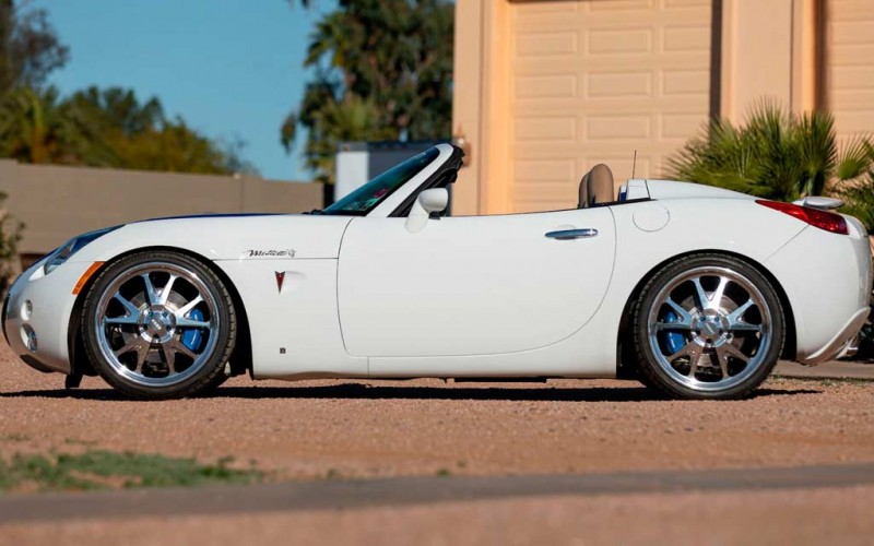 Уникальный родстер Pontiac Solstice GT с 400-сильным мотором V8 пустят с молотка 5 Уникальный родстер Pontiac Solstice GT с 400-сильным мотором V8 пустят с молотка