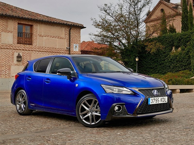 Lexus отправил в отставку хэтчбек CT