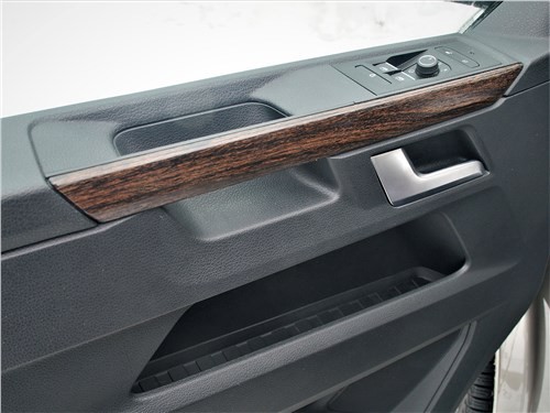 Тест-драйв Volkswagen Multivan (поколение T6.1) - Мультиинструмент в мечтах и в быту