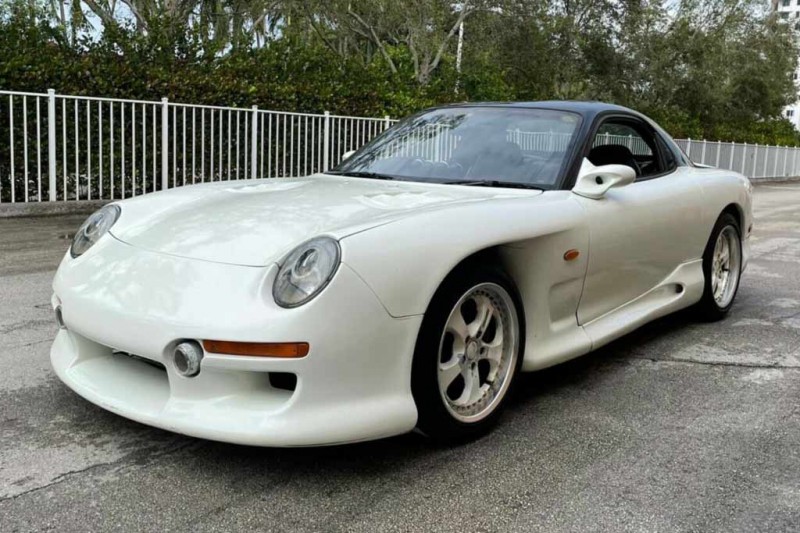 Mazda RX-7 с неоднозначным обвесом от RE Amemiya продают за 5,6 млн руб