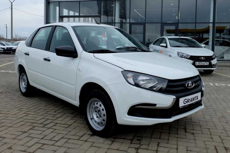 АвтоВАЗ максимально упростит Lada Granta: машина лишится почти всей электроники