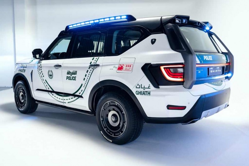 Фирма W Motors показала в Дубае полицейский внедорожник Ghiath Smart Patrol