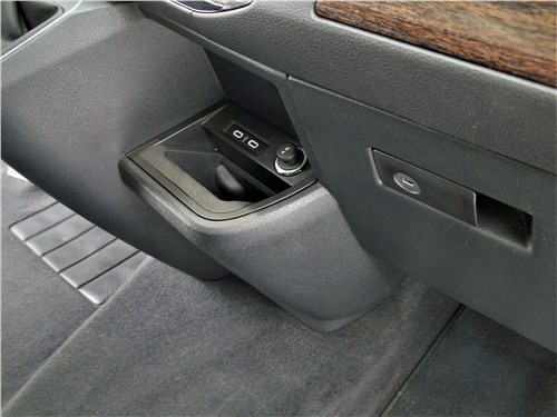 Тест-драйв Volkswagen Multivan (поколение T6.1) - Мультиинструмент в мечтах и в быту