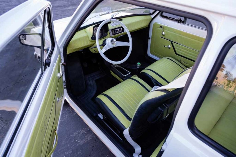 Известный актер Том Хэнкс решил продать подаренный ему компакт Polski Fiat 126p 2 Известный актер Том Хэнкс решил продать подаренный ему компакт Polski Fiat 126p