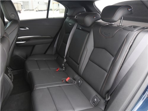 Тест-драйв Cadillac XT4 - когда не хочешь сажать девушку на Escalade
