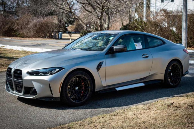 BMW M4 Competition от фирмы KITH: в продаже купе с опциями на 4 млн рублей