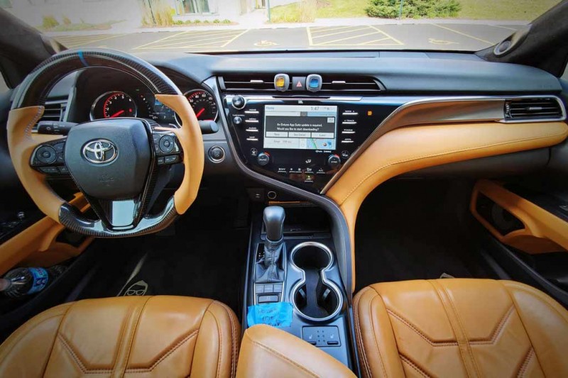 В продаже яркая Toyota Camry V6 XSE экс-ведущего Top Gear с доработками на $100 000