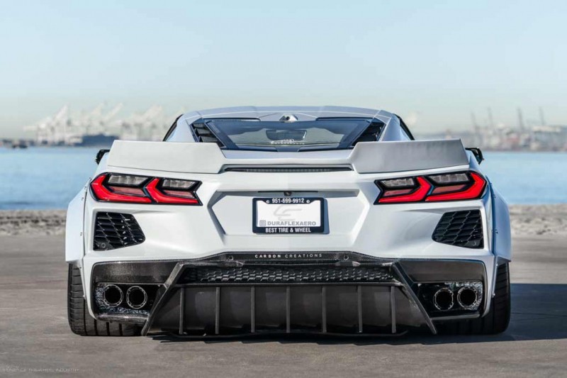 Новый Corvette C8 Stingray обзавелся сумасшедшим обвесом, пневмой и модными колесами 4 Новый Corvette C8 Stingray обзавелся сумасшедшим обвесом, пневмой и модными колесами