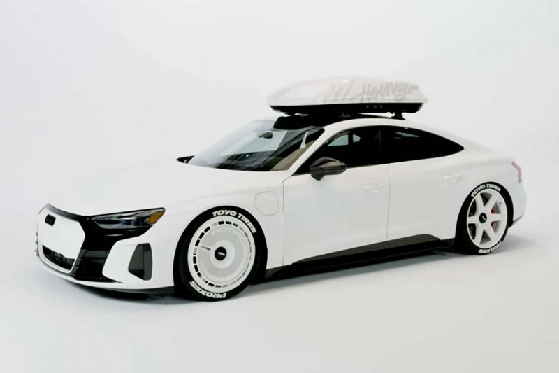 Кен Блок показал новую машину на каждый день: это белоснежный Audi RS e-tron GT