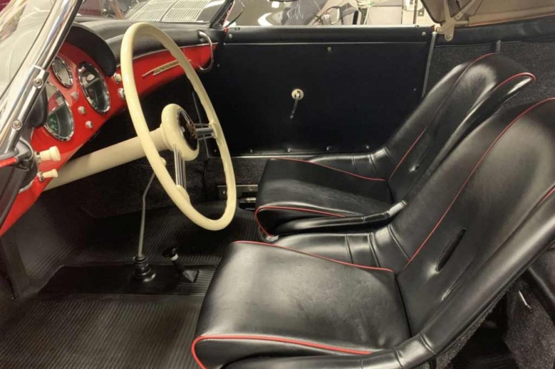 Тщательно отреставрированный Porsche 356 Speedster 1955 года ушел с молотка за ₽40 млн