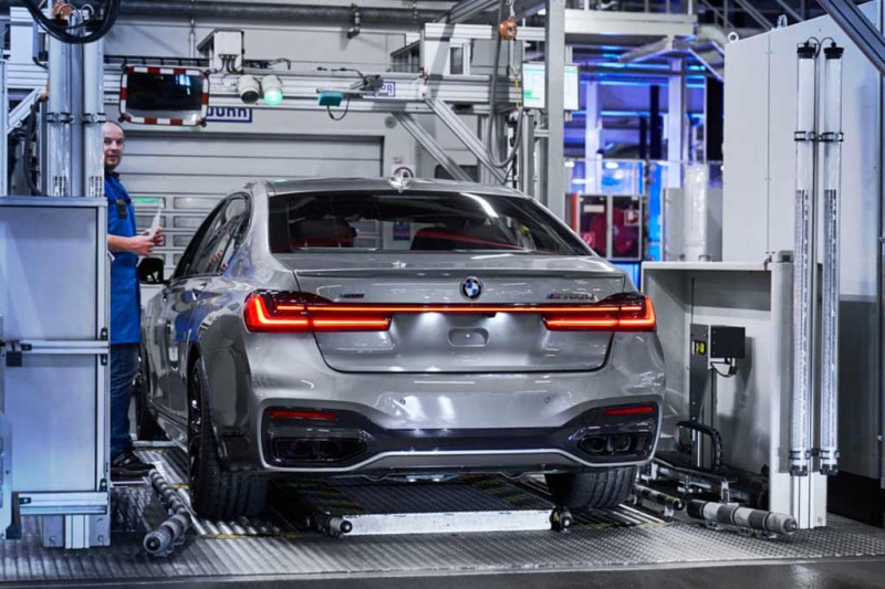 BMW приостанавливает поставки авто в РФ и выпуск машин на «Автоторе»