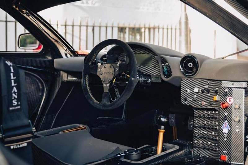 Владелец редкого McLaren F1 GTR случайно заправил свой суперкар дизелем
