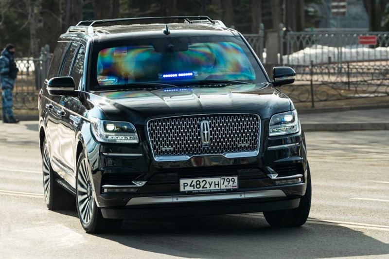Кортеж Патриарха Кирилла пополнился бронированным Lincoln Navigator L