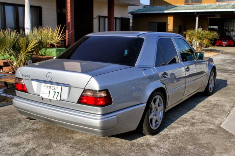 Топ-10 любопытных фактов про легендарный &laquo;волчок&raquo; Mercedes 500E W124