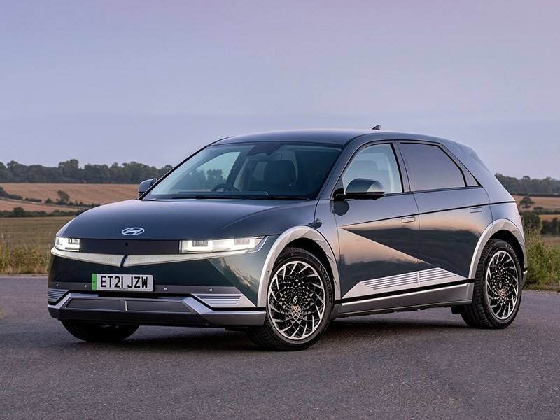 Hyundai собирается захватить рынок электрокаров и не забыть про ДВС