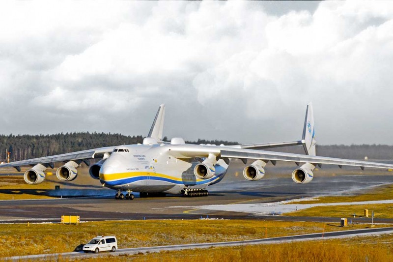 Под Киевом уничтожен самый большой в мире транспортный самолет Ан-225 &laquo;Мрия&raquo;