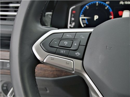 Тест-драйв Volkswagen Multivan (поколение T6.1) - Мультиинструмент в мечтах и в быту