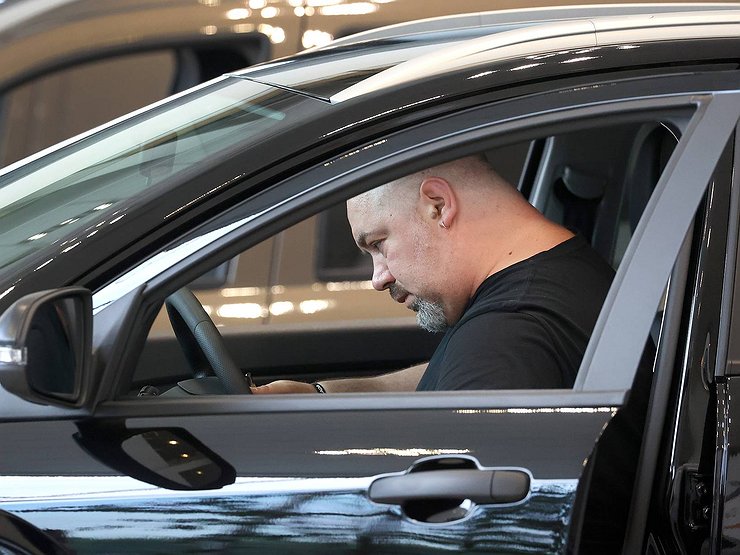 Авто по осени считают: когда в России подешевеют новые машины