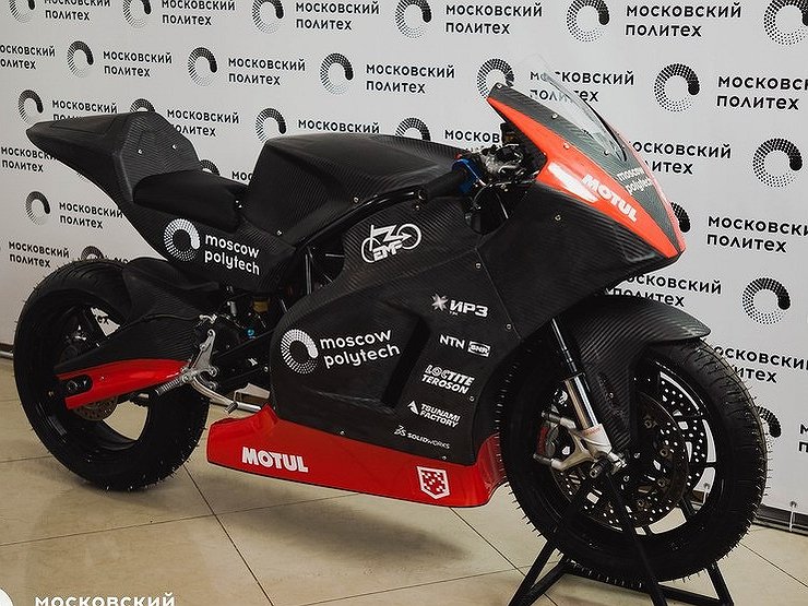 Представлен новейший русский мотоцикл MIG R2, способный ездить даже по льду