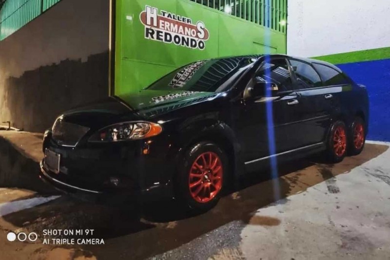 Посмотрите на 6-колесный Chevrolet Lacetti: версия от тюнеров из Венесуэллы