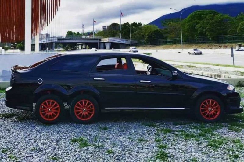 Посмотрите на 6-колесный Chevrolet Lacetti: версия от тюнеров из Венесуэллы