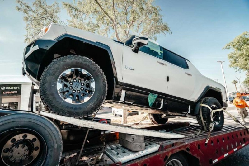 Кто-то выложил ₽22 млн за б/у пикап Hummer EV: с завода он стоит дешевле 9 млн