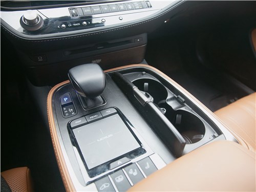 Вам следует выбрать Lexus LS вместо BMW и Mercedes 12 Вам следует выбрать Lexus LS вместо BMW и Mercedes