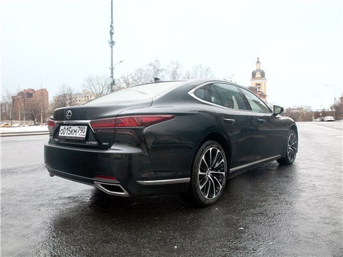 Вам следует выбрать Lexus LS вместо BMW и Mercedes 4 Вам следует выбрать Lexus LS вместо BMW и Mercedes