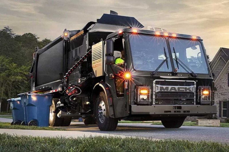 Mack LR Electric: электрический мусоровоз за 500 000 долларов