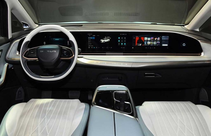 Maxus G90 и MIFA 9: китайские минивэны с бензиновой и электрической установками