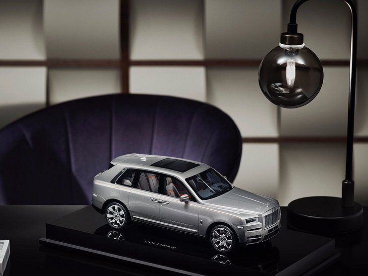 Вместо настоящих Rolls-Royce российские дилеры теперь торгуют игрушечными