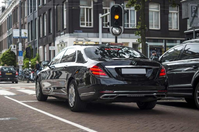 На Сардинии конфисковали бронированный Maybach российского олигарха за &euro;600 000