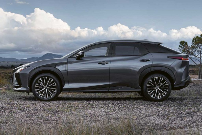Lexus RZ 450e стал первенцем электрической линейки производителя