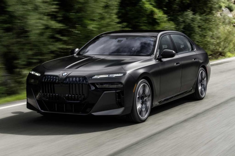 Немцы представили BMW 7-Series G70: новая &laquo;семерка&raquo; преобразилась снаружи и внутри