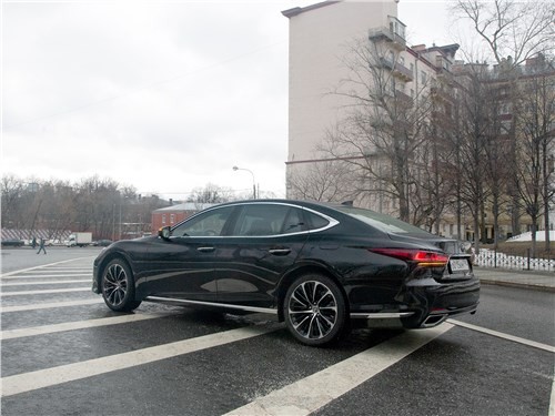 Вам следует выбрать Lexus LS вместо BMW и Mercedes 2 Вам следует выбрать Lexus LS вместо BMW и Mercedes